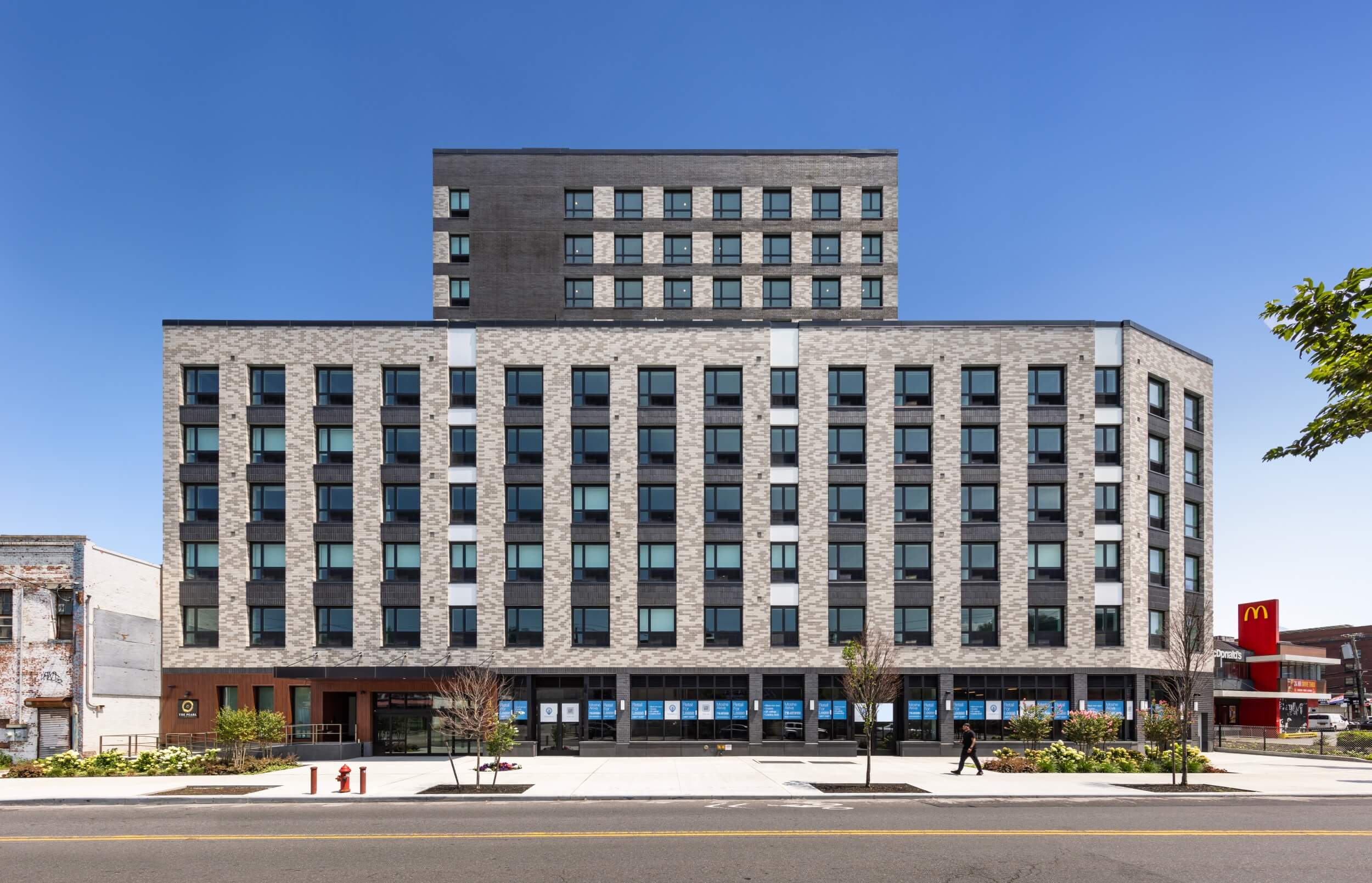 475 Bay Street 04